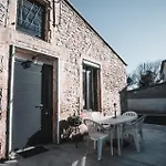 Mazet En Pierre Avec Jardin Privatif 펜션 Sernhac