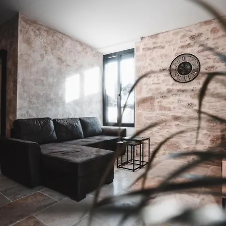 Mazet En Pierre Avec Jardin Privatif * Sernhac